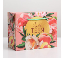 Пакет-коробка «Flower», 23 × 18 × 11 см